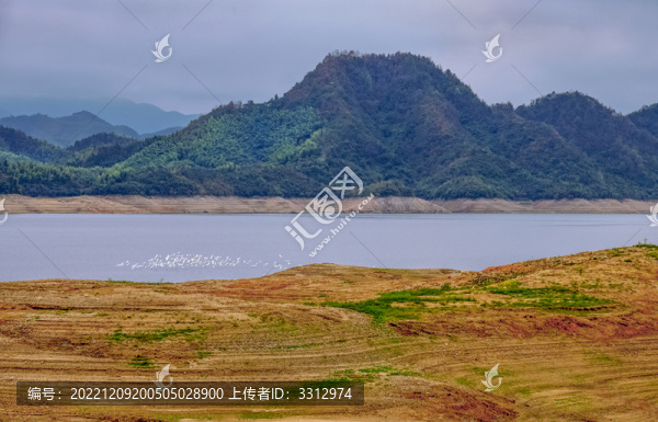 山水之間