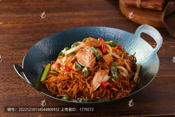 鐵鍋燜面