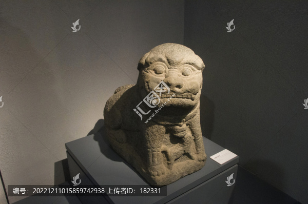 清代石雕蹲獅