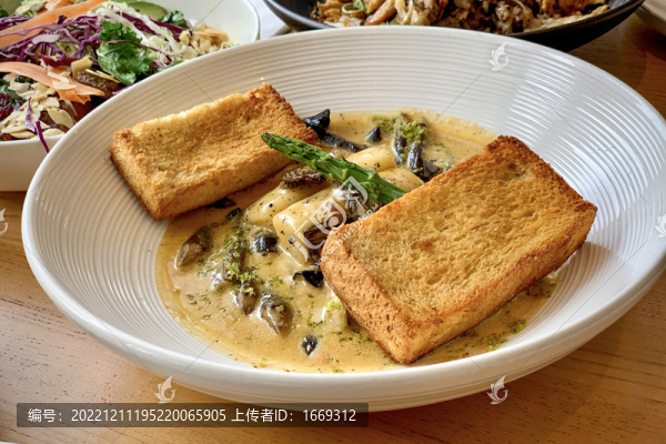 黑松露醬燴年糕