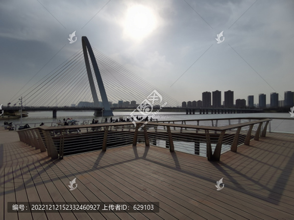 光影彩虹橋