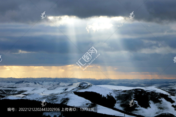雪地白雪