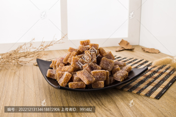 精美好吃的美味小零食姜糖
