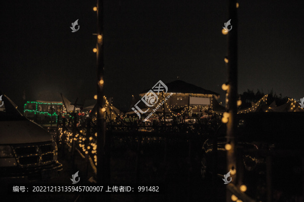 夕陽下露營野炊篝火