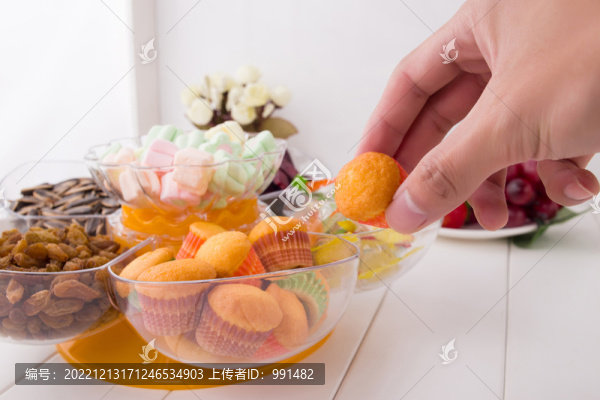 精美好吃的美味小零食果盤
