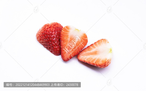 俯視切開的草莓