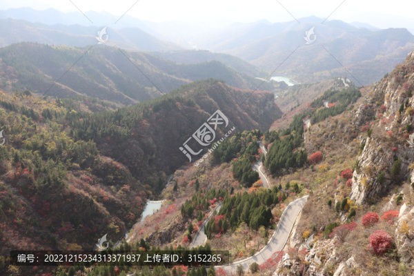 山谷盤山公路