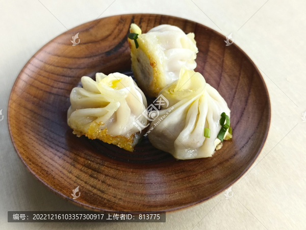 新鮮小籠湯包