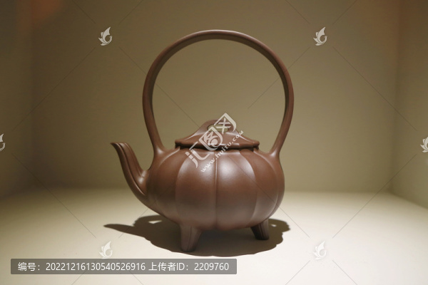 紫砂夔花提梁壺