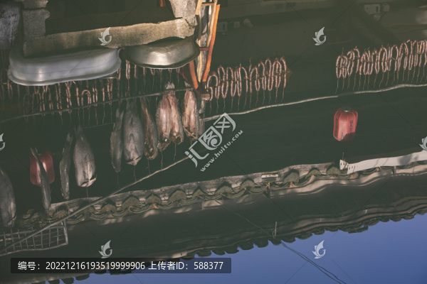 江南水鄉(xiāng)古街古建筑河面倒影