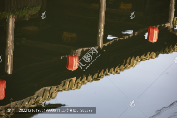 江南水鄉(xiāng)古街古建筑河面倒影