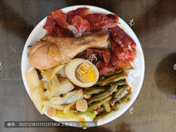鹵肉飯豬腳飯雙拼飯香腸拼雞腿