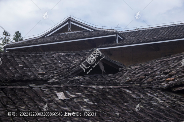 鄉(xiāng)村瓦房瓦片屋頂