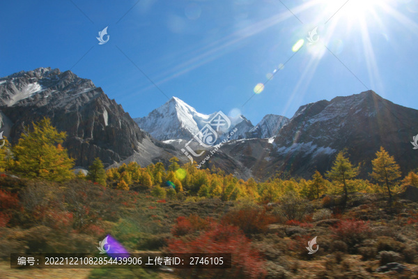 稻城亞丁雪峰