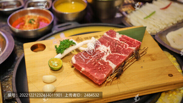 燒烤腌制待烤雪花牛肉
