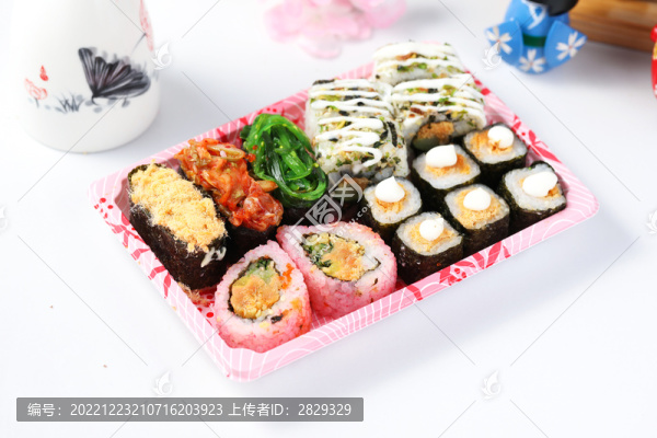 壽司拼盤