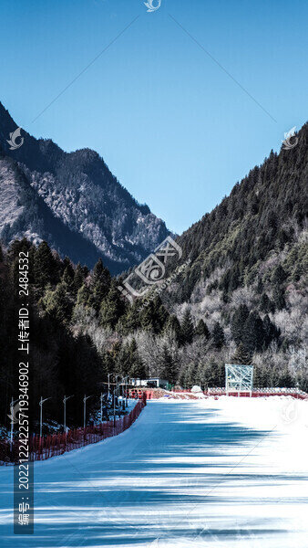 四川理縣孟屯河谷自然滑雪場(chǎng)