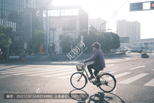 午后路口的長者