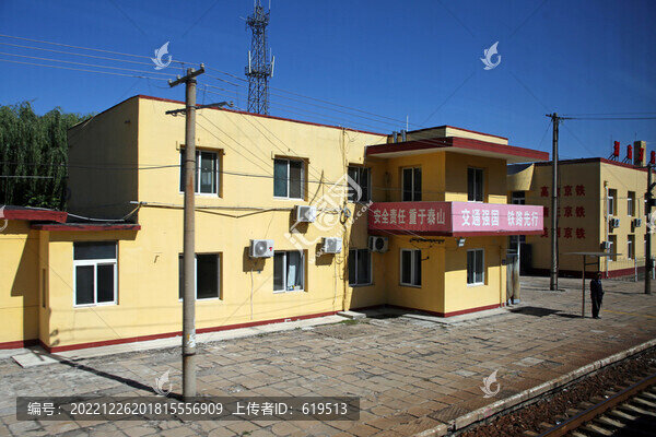 京承鐵路承德洞廟河站站臺