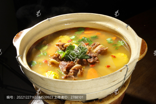 酸湯牛腩