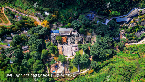 鳥瞰云峰寺院全景