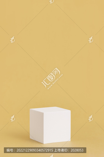 白色立方體金色場(chǎng)景