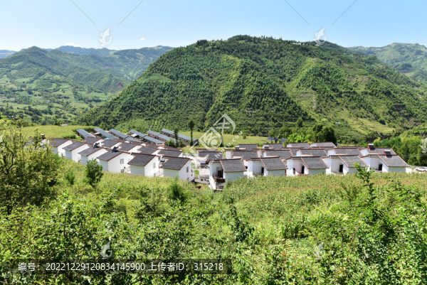 美姑縣典補(bǔ)鄉(xiāng)扶貧安置點(diǎn)