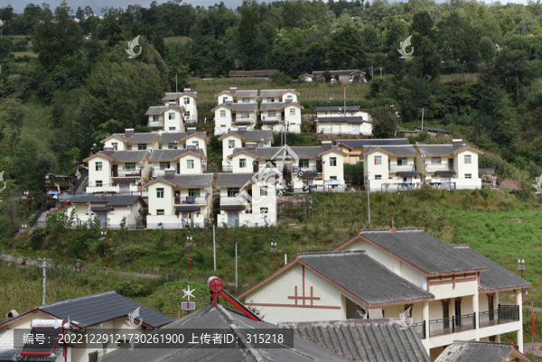 美姑縣塔哈村集中安置點(diǎn)