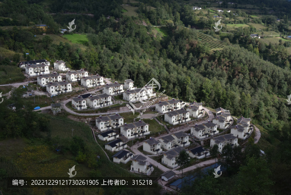 美姑縣塔哈村集中安置點(diǎn)