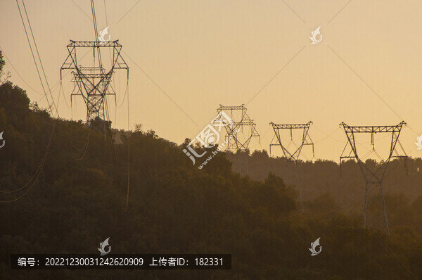電力輸電塔