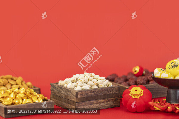 堅(jiān)果零食新年紅色背景