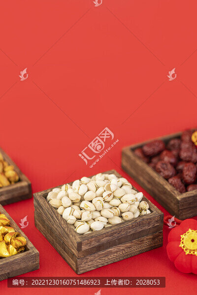 堅(jiān)果零食新年春節(jié)紅色背景