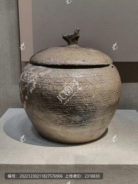青釉鳥飾帶蓋原始瓷罐