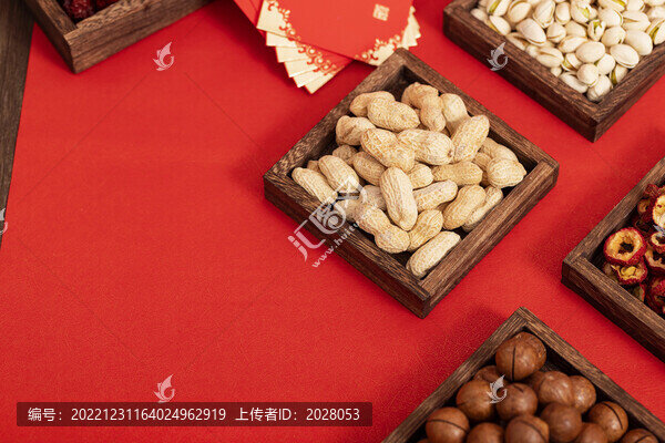 堅(jiān)果零食新春喜慶背景