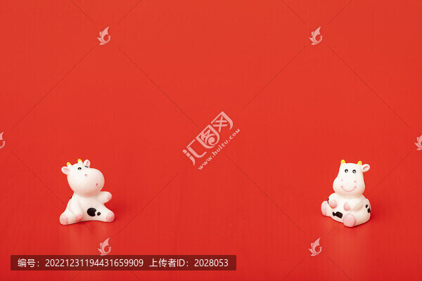小牛玩具牛年創(chuàng)意紅色背景