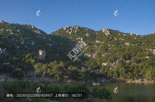 山峰山水自然風光