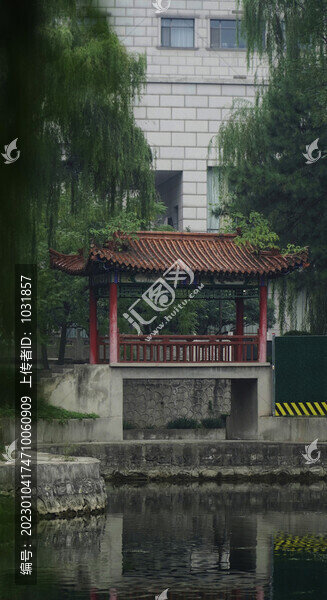 紅色亭子走廊