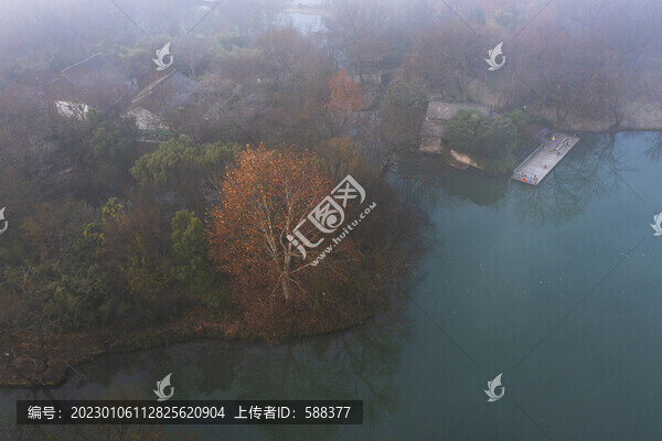 杭州市西溪濕地公園晨曦云霧