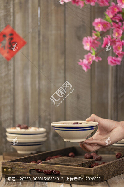 端起一碗臘八粥圖片