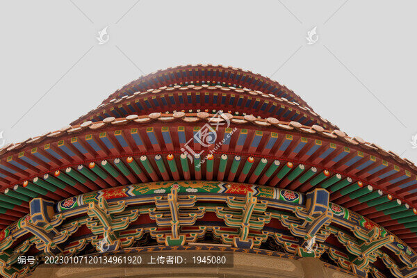 圓形屋檐斗拱