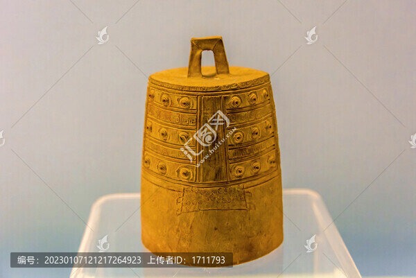 上海博物館戰(zhàn)國青釉鐘