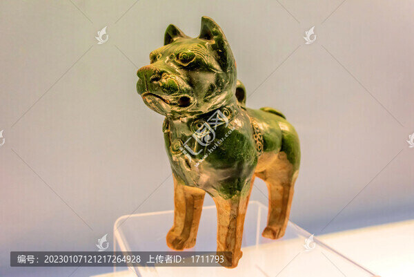 上海博物館東漢綠釉陶狗