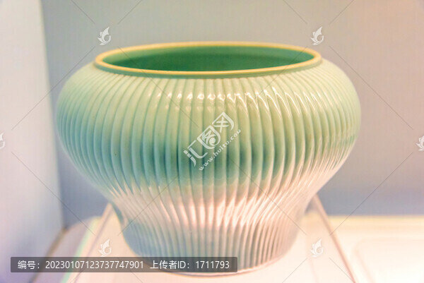 上海博物館天藍釉柳條紋缸