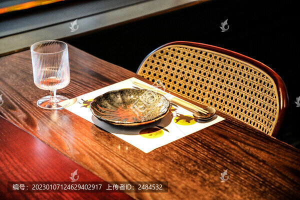 日料餐廳環(huán)境裝修