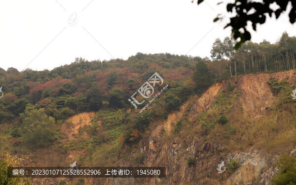山巒秋色