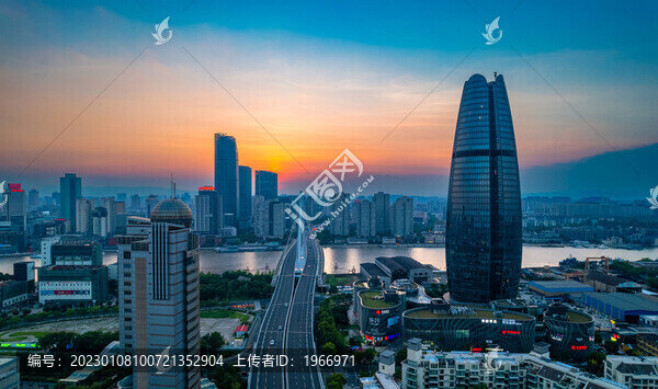 寧波三江口財(cái)富中心城市夜景