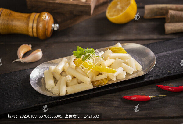 涼拌藕苗