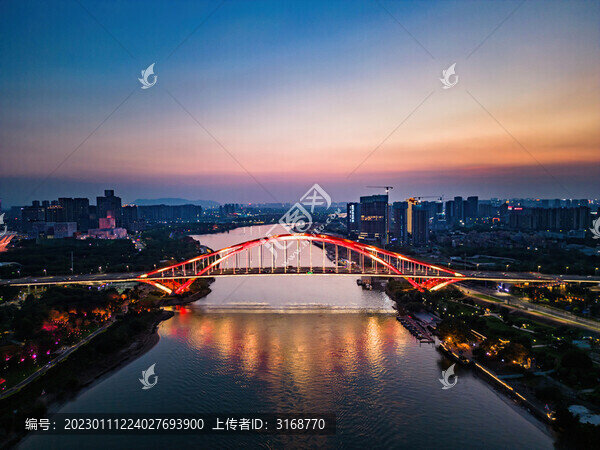 佛山新城世紀(jì)蓮體育館東平大橋