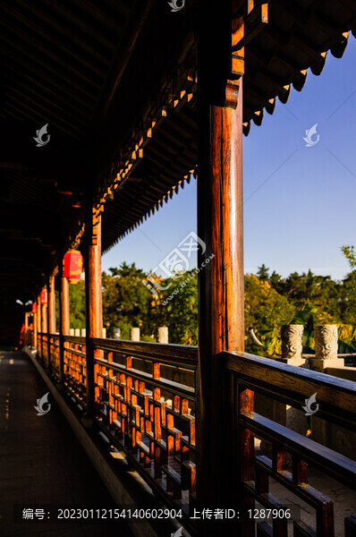 古鎮(zhèn)廊橋