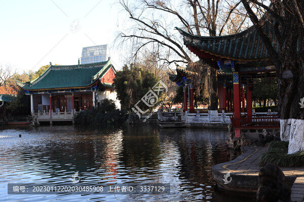湖邊古建筑
